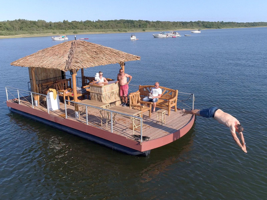 Photo #4 - Marina EldenburgParty & Badefloss (Tiki-Boat Nr. 19) in Waren - 186