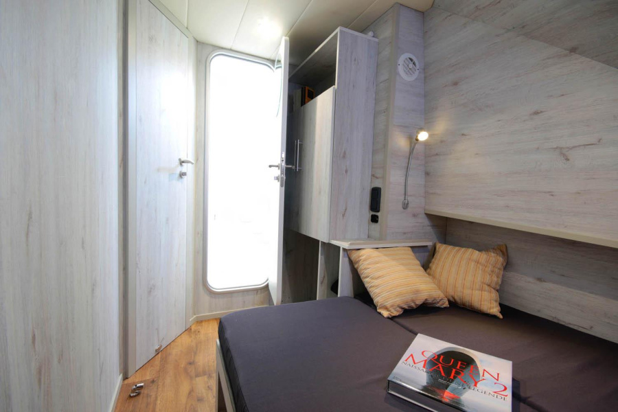 Photo #8 - HouseboatMinuetto8 Electric (10) in Casier - 414