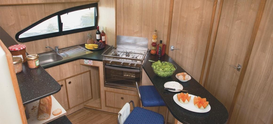 Photo #5 - ComfortMagnifique (C585) in Chertsey - 1192