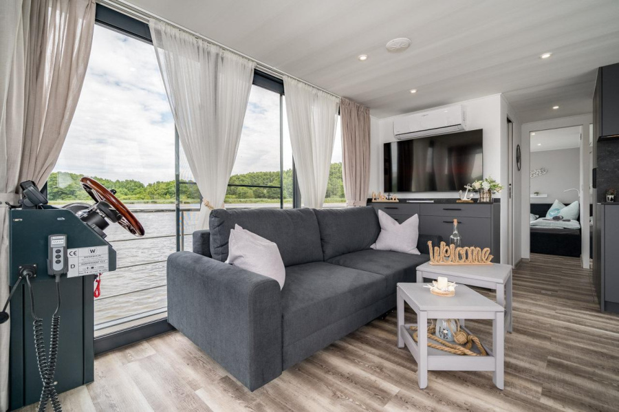 Photo #5 - Waterbus S.C.Independent (H+M Lounge) en Buchholz - 1774