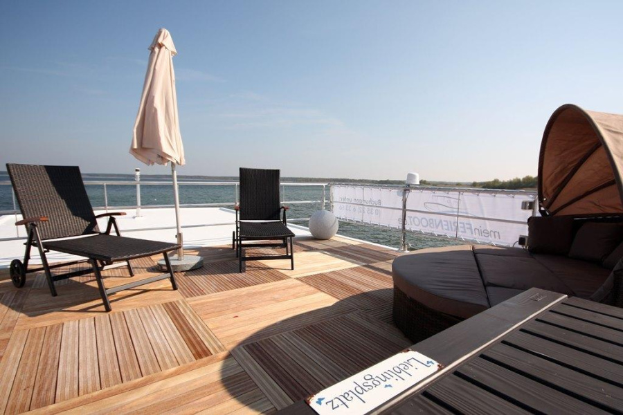 Photo #18 - 1Floating 44 Schwimmferienhaus (MeinFERIENBOOT 1 (fest liegend)) in Fleesensee - 1832