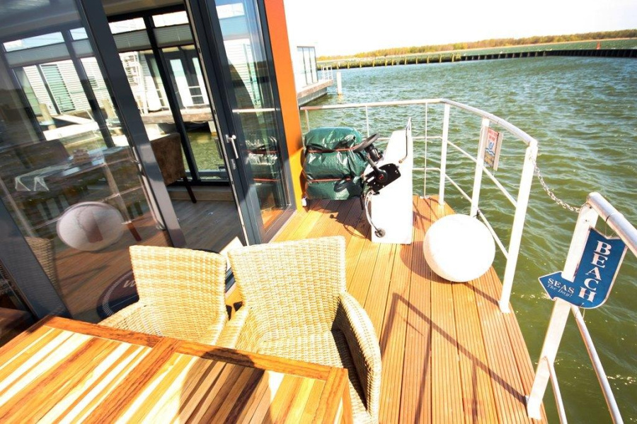 Photo #14 - 1Floating 30 Schwimmferienhaus (MeinFERIENBOOT 2 (fest liegend)) in Ribnitz - 1855