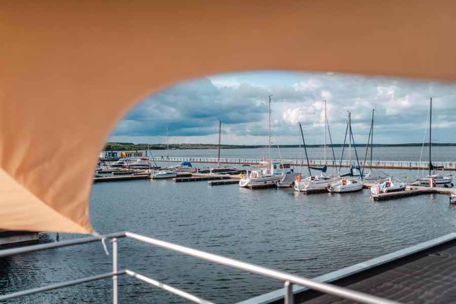 Photo #17 - FLOATING44-2 (Hausboot Skyline) in Boxberg - 1868