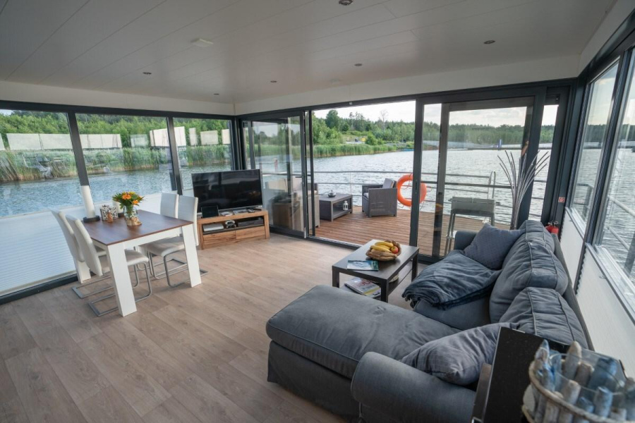 Photo #16 - FLOATING44 (Hausboot the Hideaway LP25) in Boxberg - 1875