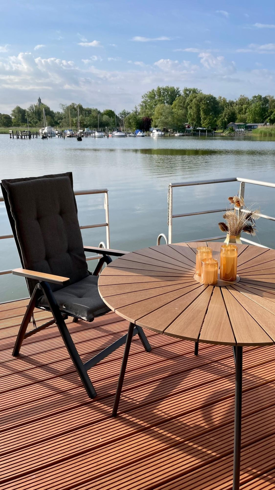 Photo #7 - FLOATING44-3 (Hausboot Sunday) in Ribnitz - 1888