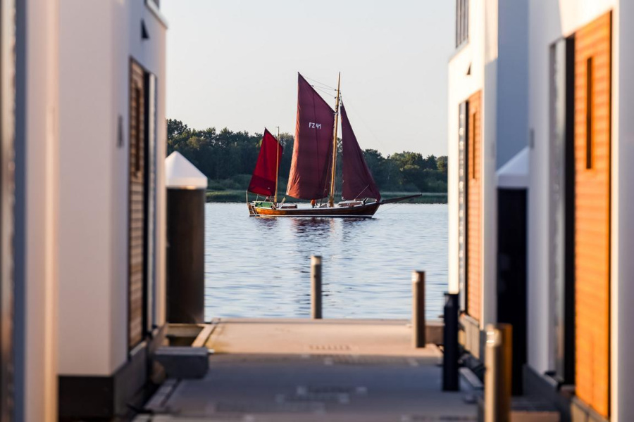 Photo #12 - FLOATING85-2 (Hausboot Meerkraft) in Ribnitz - 1898