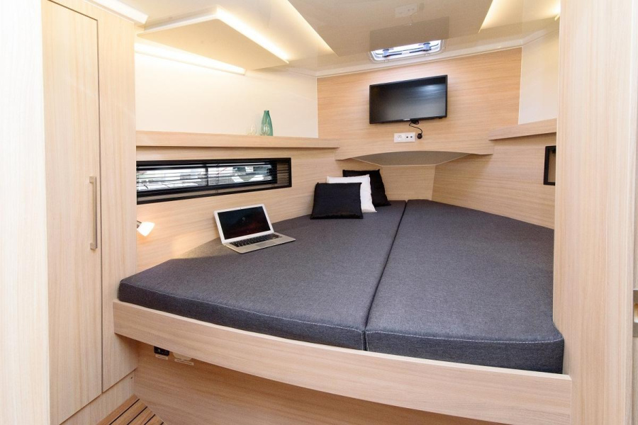 Photo #8 - Futura40 Flybridge (Dicker Max 2) in Rheinsberg - 2100