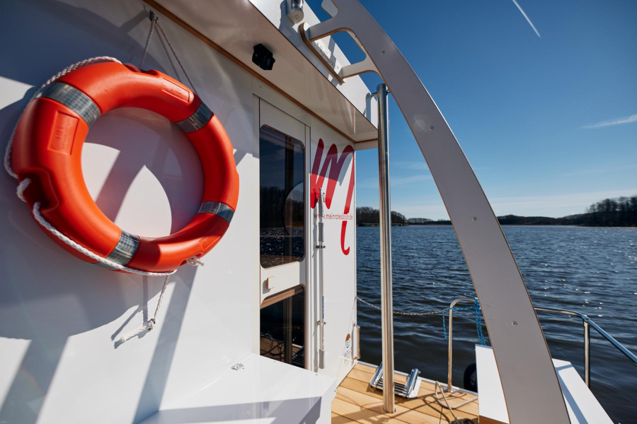 Photo #5 - Rollyboot8.2 (Mein rotes Boot.2) en Hafendorf Zerpenschleuse - 2130
