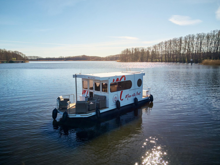 Photo #15 - Rollyboot8.2 (Mein rotes Boot.2) en Hafendorf Zerpenschleuse - 2130