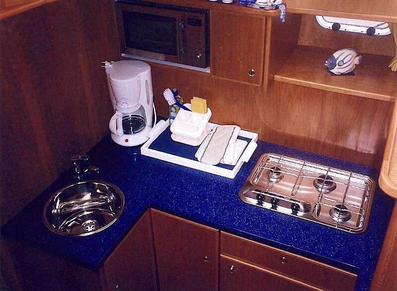 Photo #7 - FB-YachtcharterVisscher Yachting BV / Concordia 10 (MY Aika) in Malchow - 2155