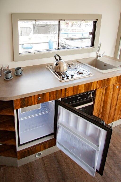 Photo #8 - HausbootKOMFORT 10 (KRETA) in Roblin lake - 2182