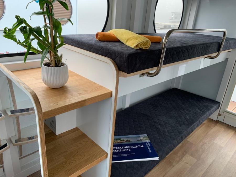 Photo #5 - RollybootRollyboot (Traumschiff) in Waren - 2195