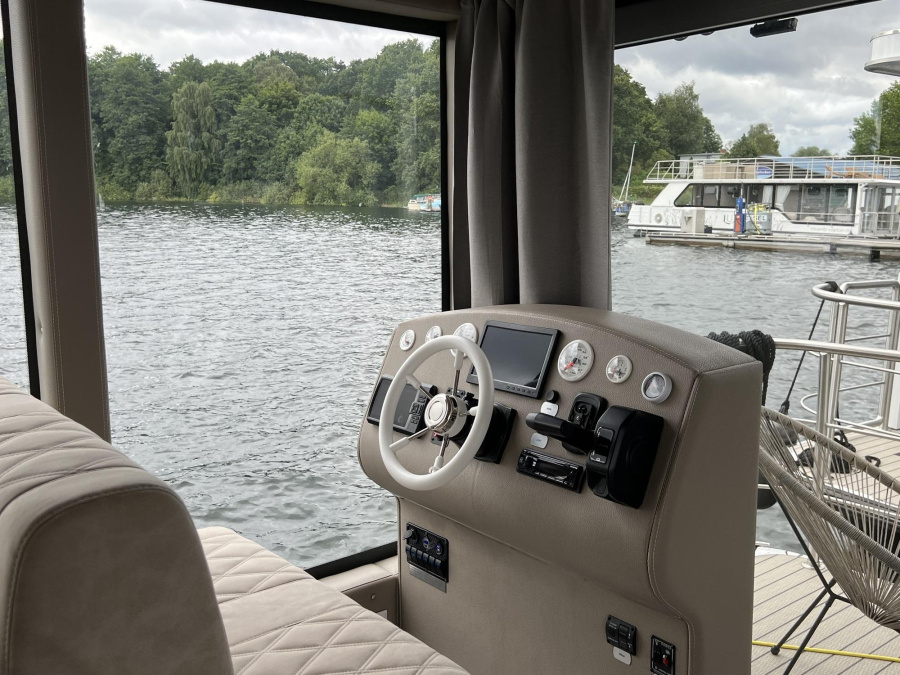 Photo #8 - HausbootLuxboot (Luxboot 1) en Röbel - 2435