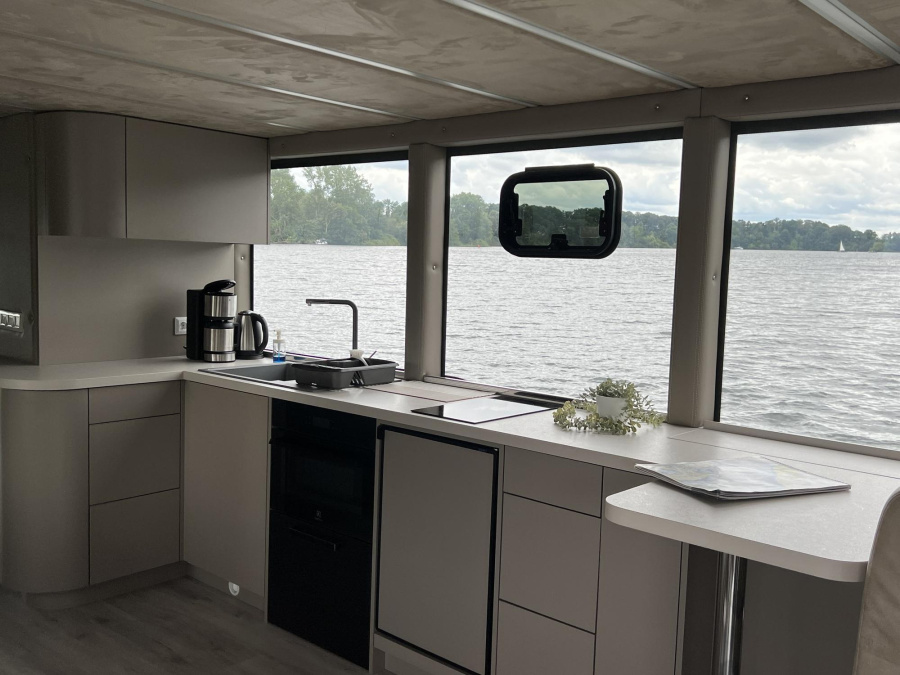 Photo #11 - HausbootLuxboot (Luxboot 1) en Röbel - 2435