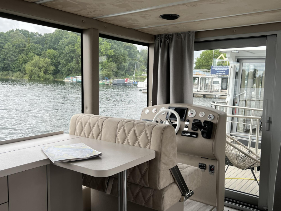 Photo #9 - HausbootLuxboot (Luxboot 1) en Röbel - 2435