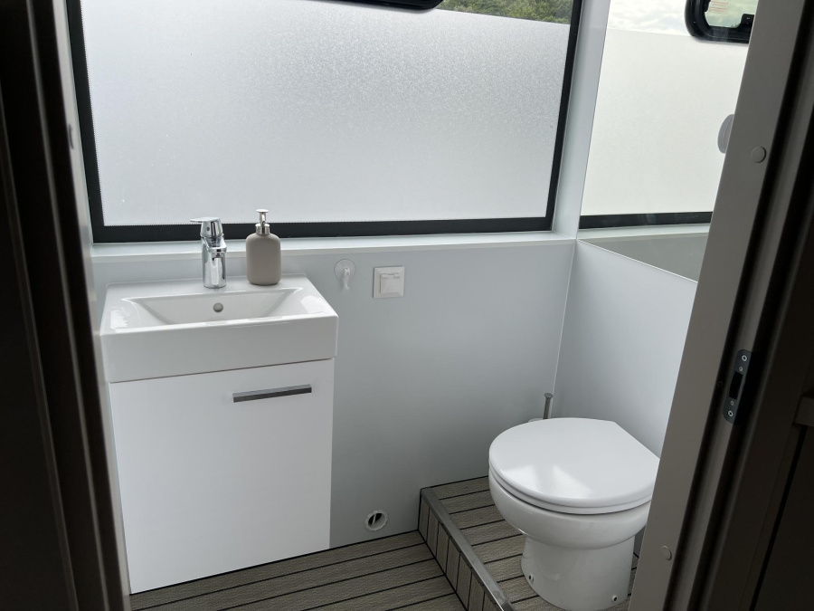 Photo #18 - HausbootLuxboot Floating House (Luxboot 2) in Röbel - 2436