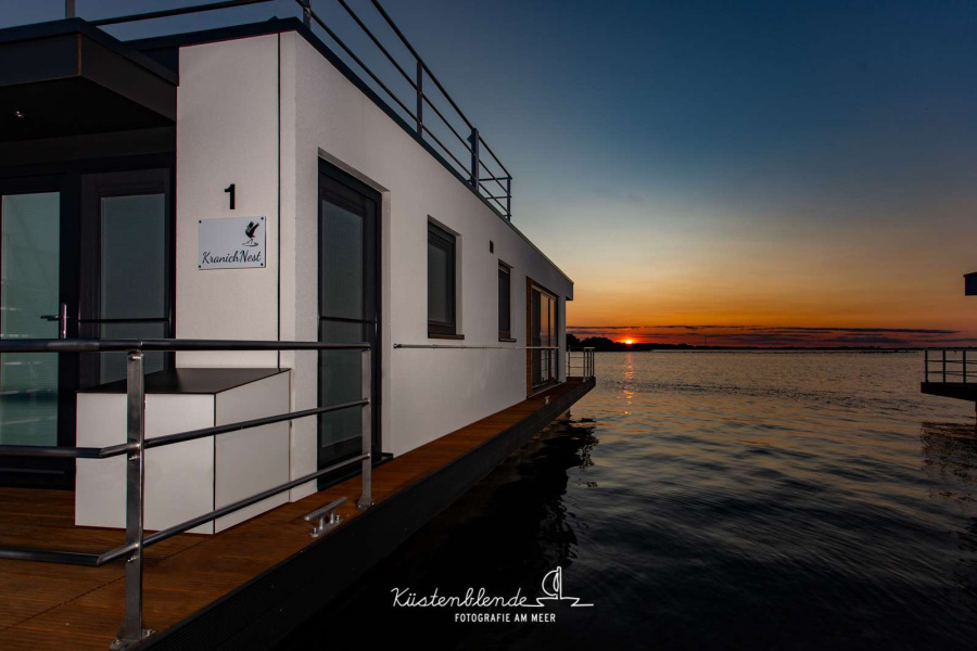 Photo #4 - FLOATING44-3 (Hausboot KranichNest) in Ribnitz - 2438