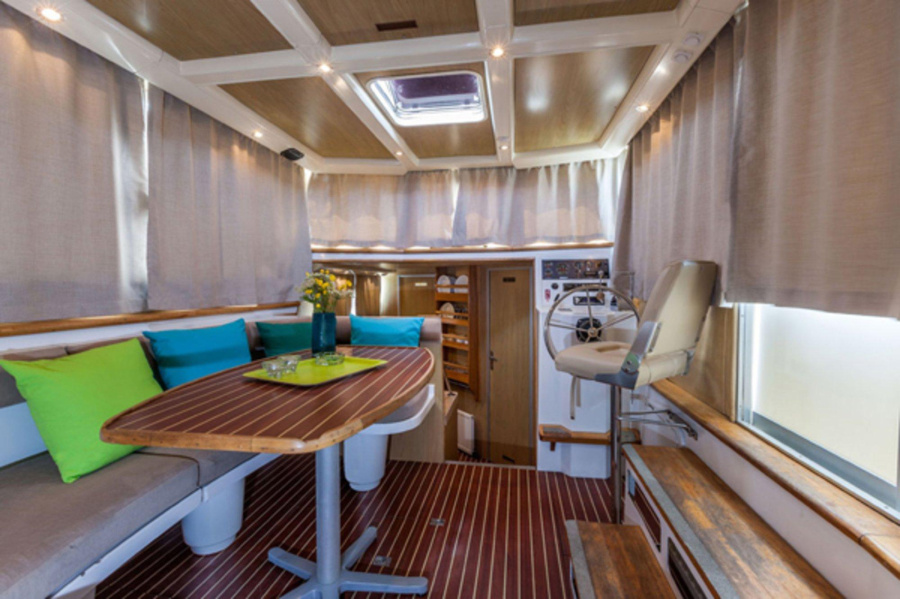 Photo #7 - Pénichette Flying Bridge1020 FB (1020 (56)) in Venice - 2570
