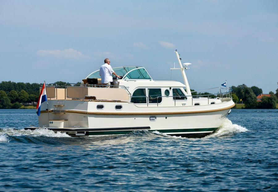 Photo #7 - Linssen349 GS (349GS (8)) en Corbigné - 2735