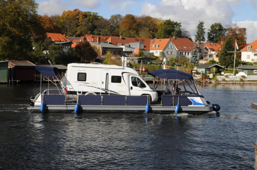 TechnusTrimaran-Schwimmplattform (Wechsel-Wassercamper mit eigenem Fahrzeug (1))  - 0