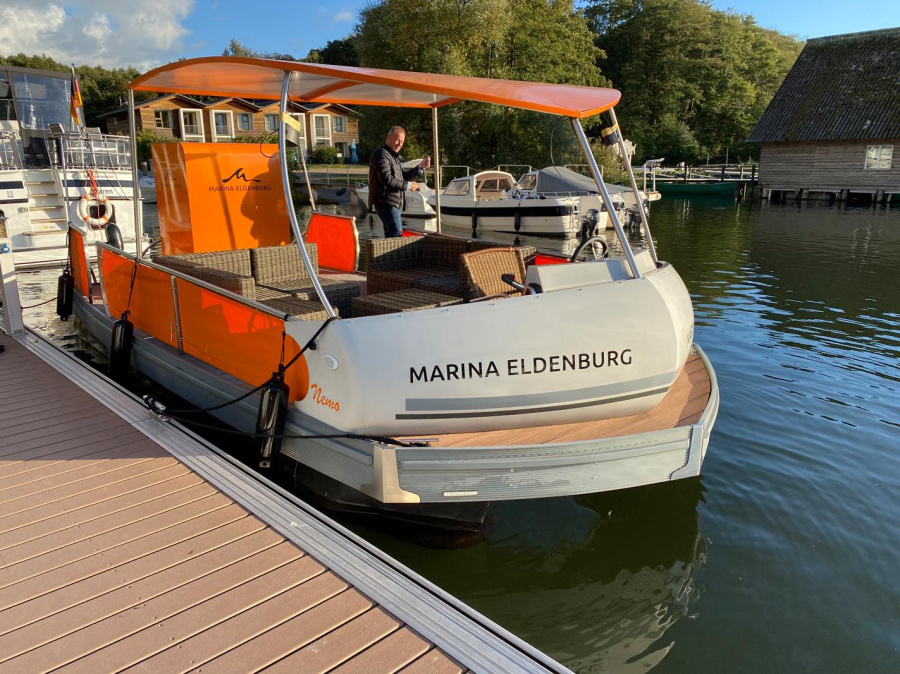 Photo #8 - Marina EldenburgParty & Badefloss (Nemo Nr. 23) in Waren - 2824