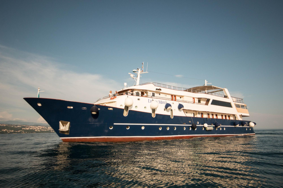 Photo #1 - Small cruise ship (Lupus Mare) in Port of - 2930