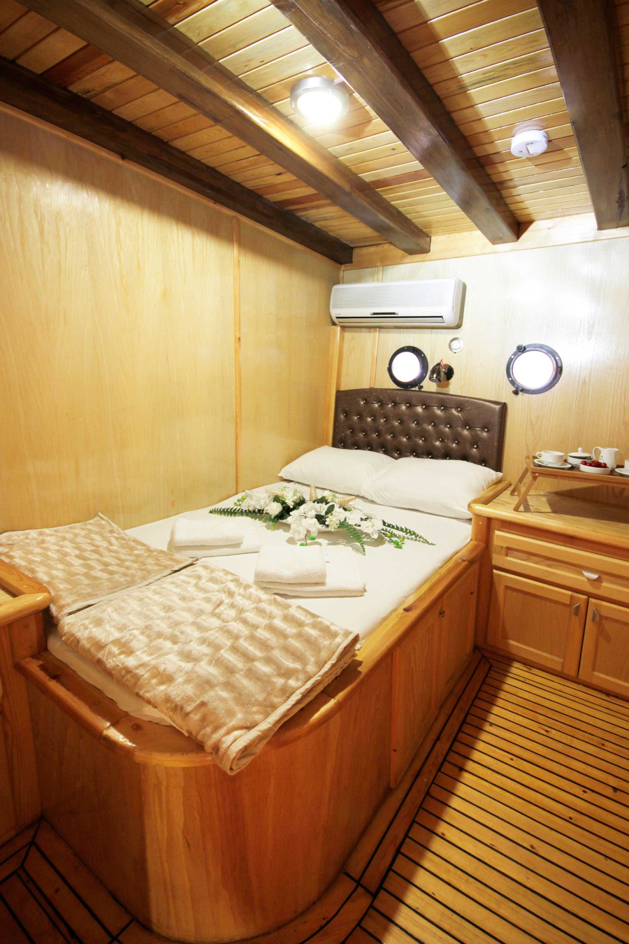 Photo #1 - custom (M/S Harmonia) in marina zeas - 2962