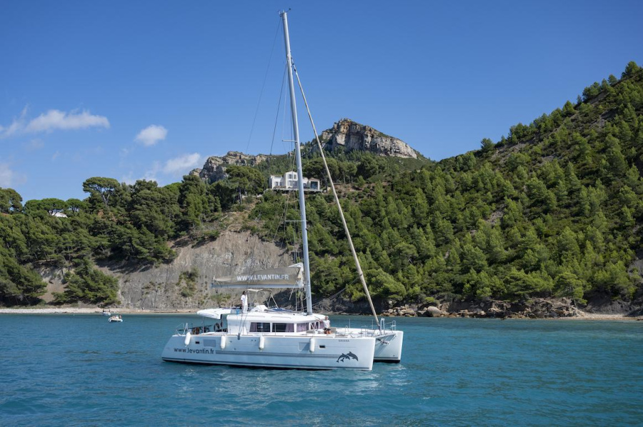 Photo #1 - Lagoon 450 (Savana) in Vieux Port - 3046