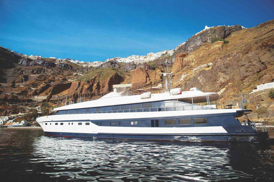 Photo #1 - Motor yacht (Harmony G) in Zea Marina - 3108