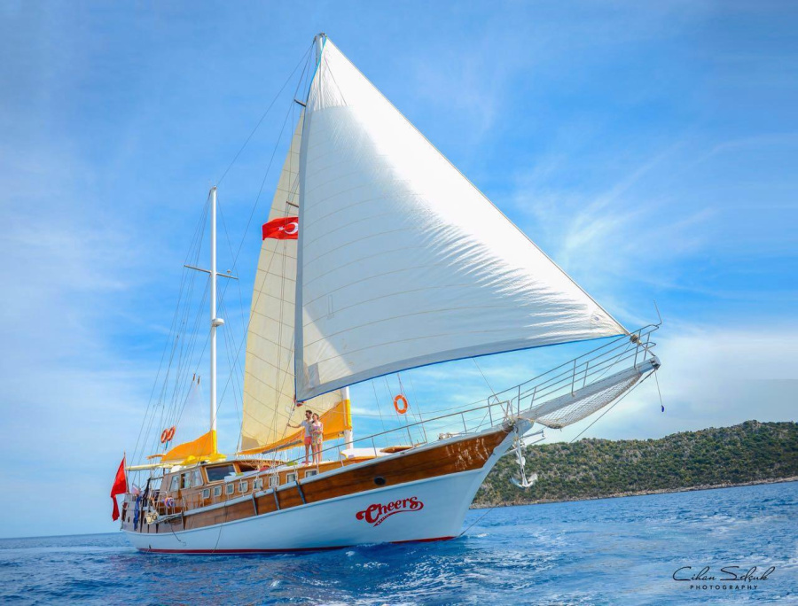 Photo #1 - Custom (Cheers) in Harbour - 3250