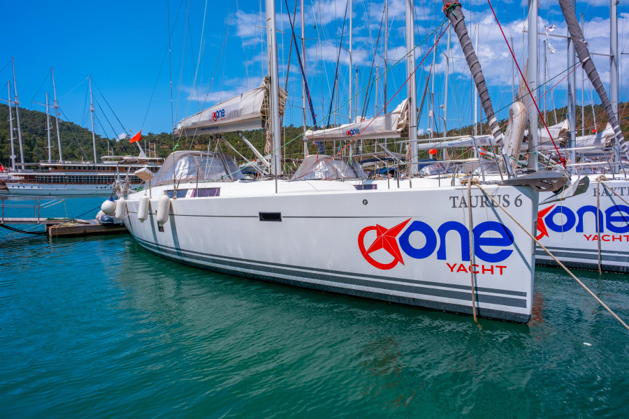 Photo #1 - Hanse 445 (Taurus 6) in Yes Marina - 3304