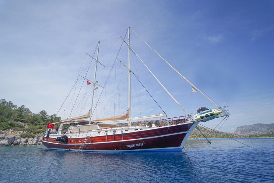 Photo #1 - motorsailer (Prenses Bugce) in marina - 3377