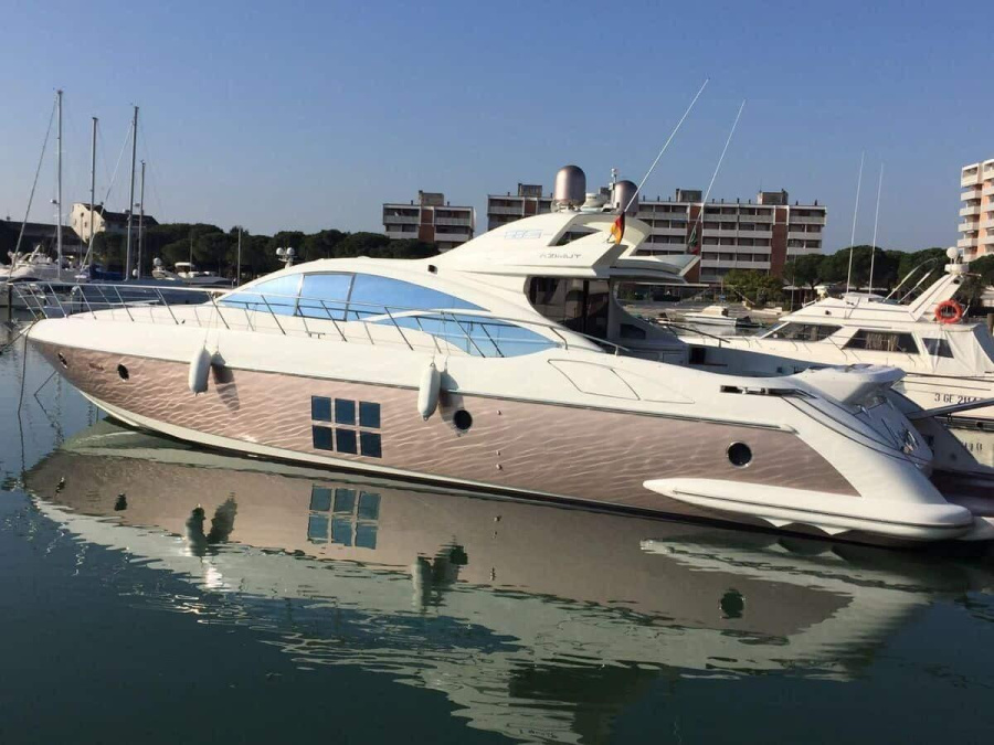 Photo #1 - AZIMUT 68 (ZIPI ZAPE) in Marina de Dénia - 3546