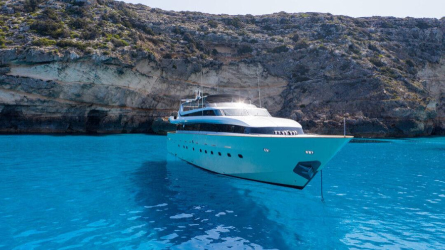 Photo #1 - MONDOMARINE 120 (PAULA III) in Marina de Dénia - 3548