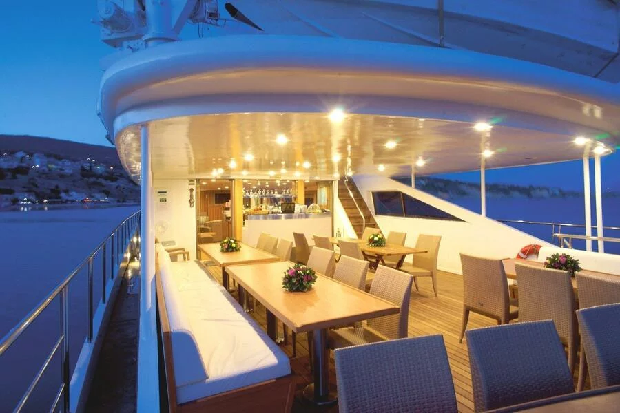Luxury motor yacht (Harmony G)  - 9