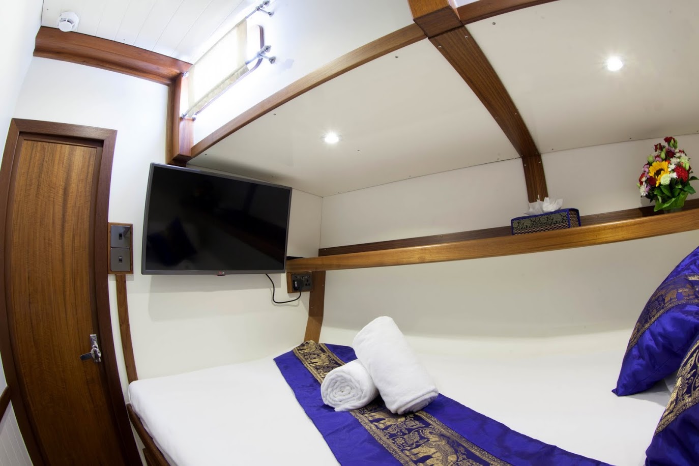 Photo #19 - Schooner (Dallinghoo) in Phuket - 2892