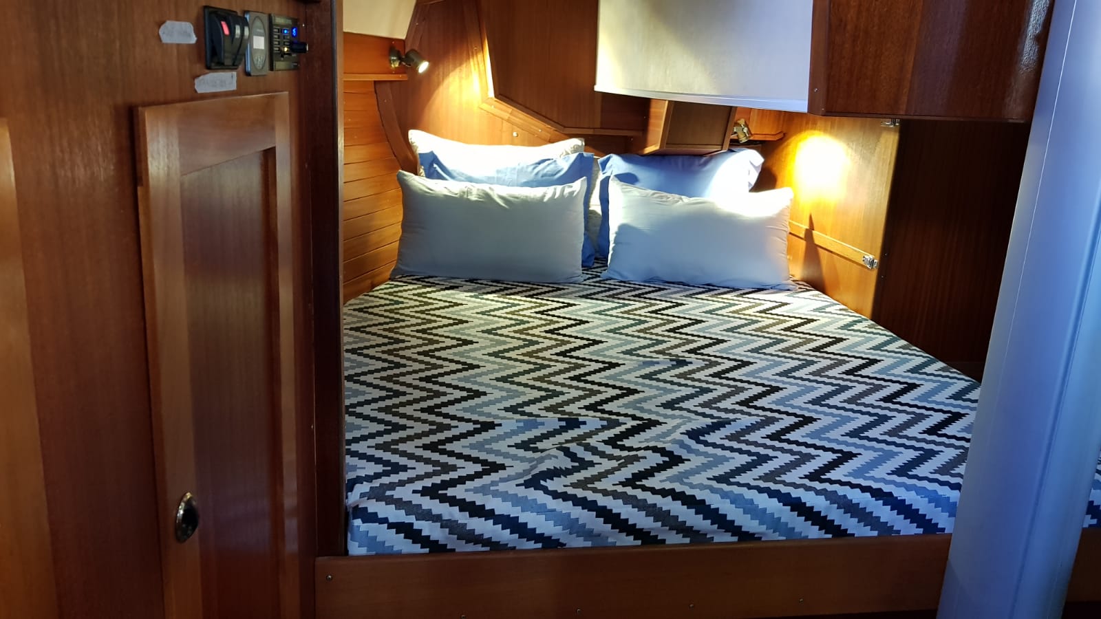 Photo #10 - One Off Explorer Ketch (ELMA) in Lefkada - 2904