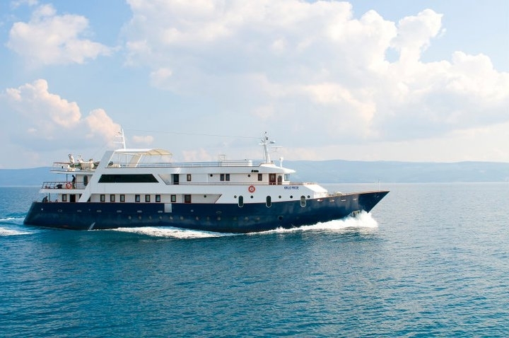 Photo #15 - Small cruise ship (Lupus Mare) en Split - 2930