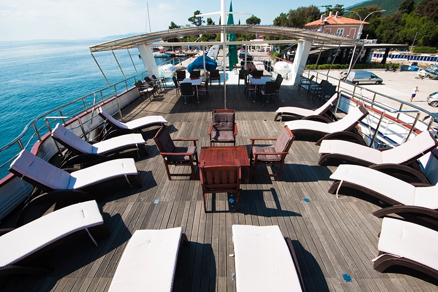 Photo #23 - Small cruise ship (Lupus Mare) en Split - 2930