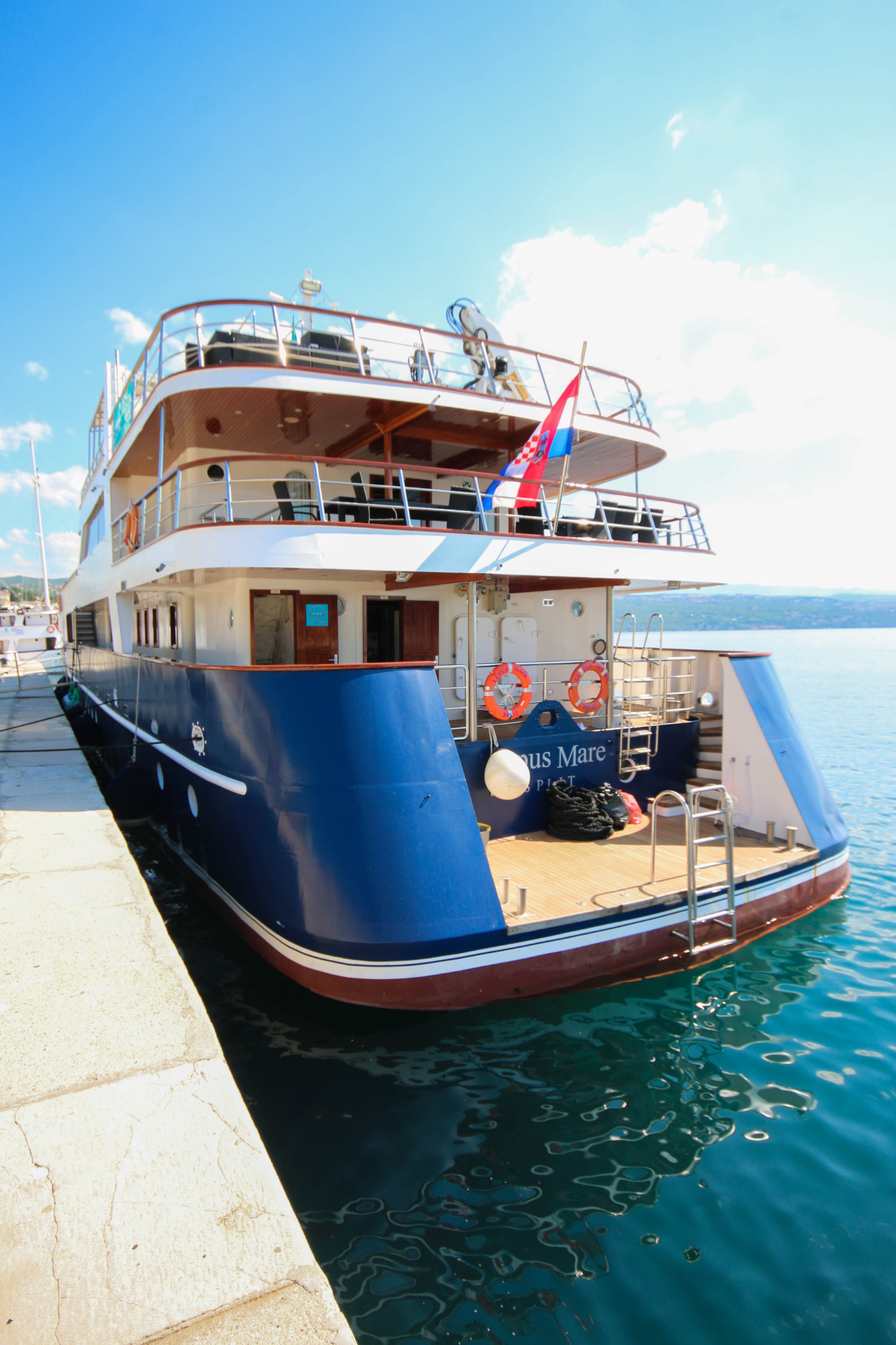 Photo #28 - Small cruise ship (Lupus Mare) en Split - 2930