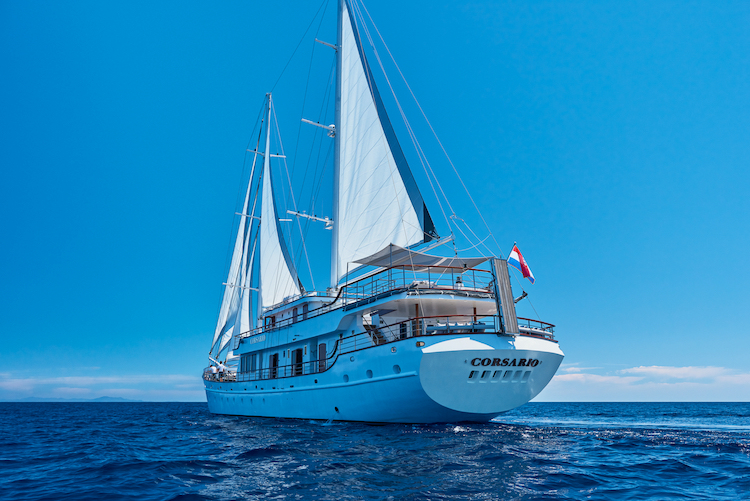 Photo #18 - Small cruise ship (Corsario) in Split - 2931