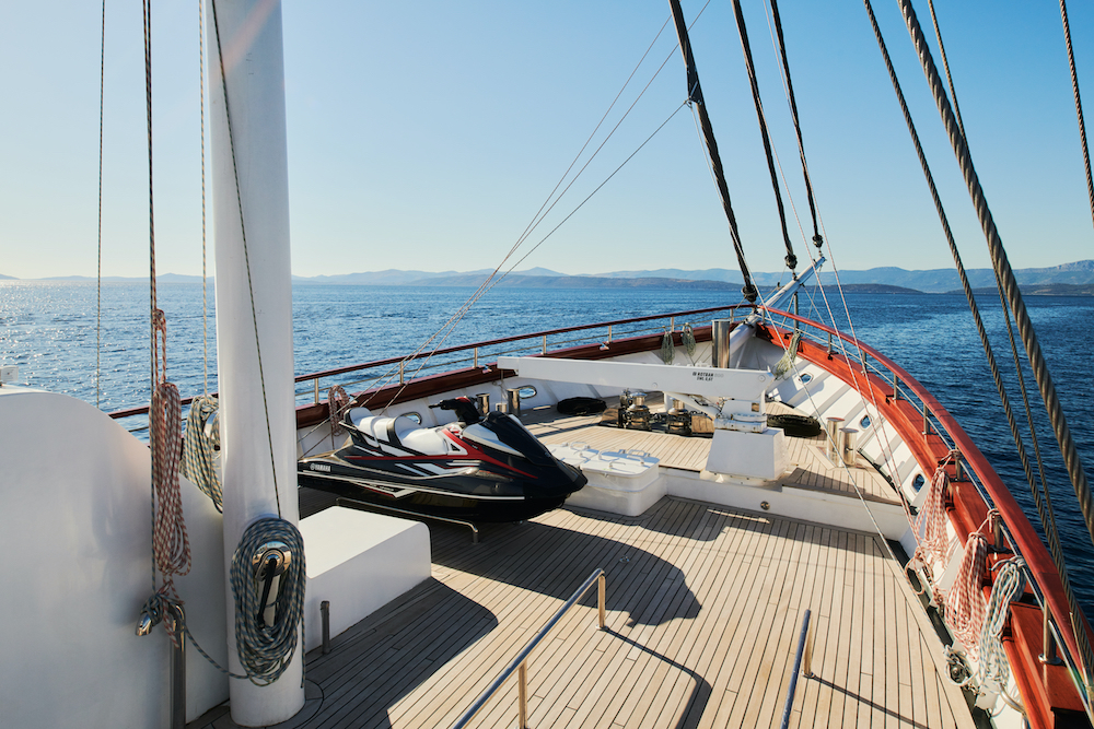 Photo #10 - Small cruise ship (Corsario) in Split - 2931