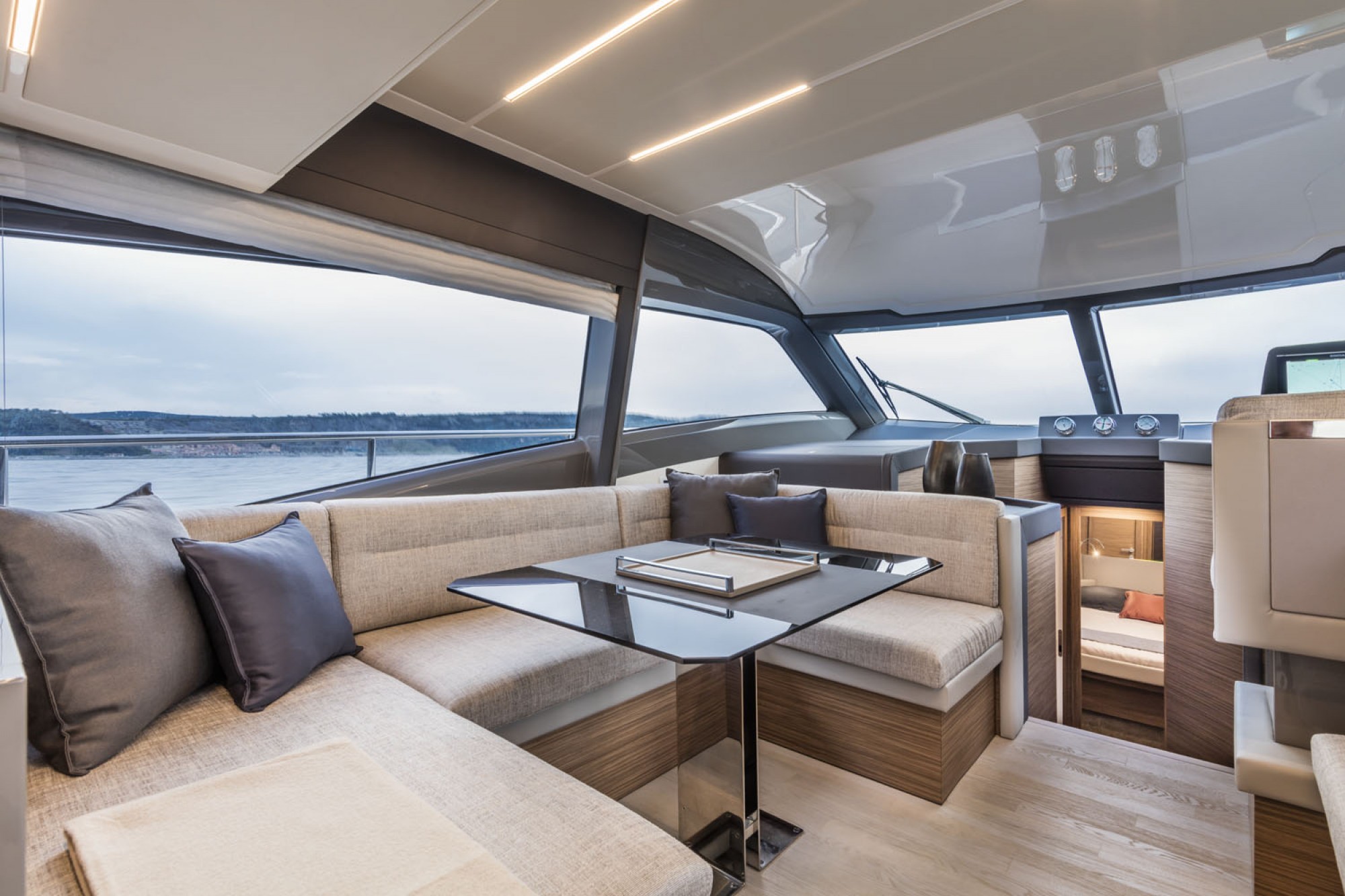 Photo #11 - Ferretti 450 (Silver) in Sibenik - 2959