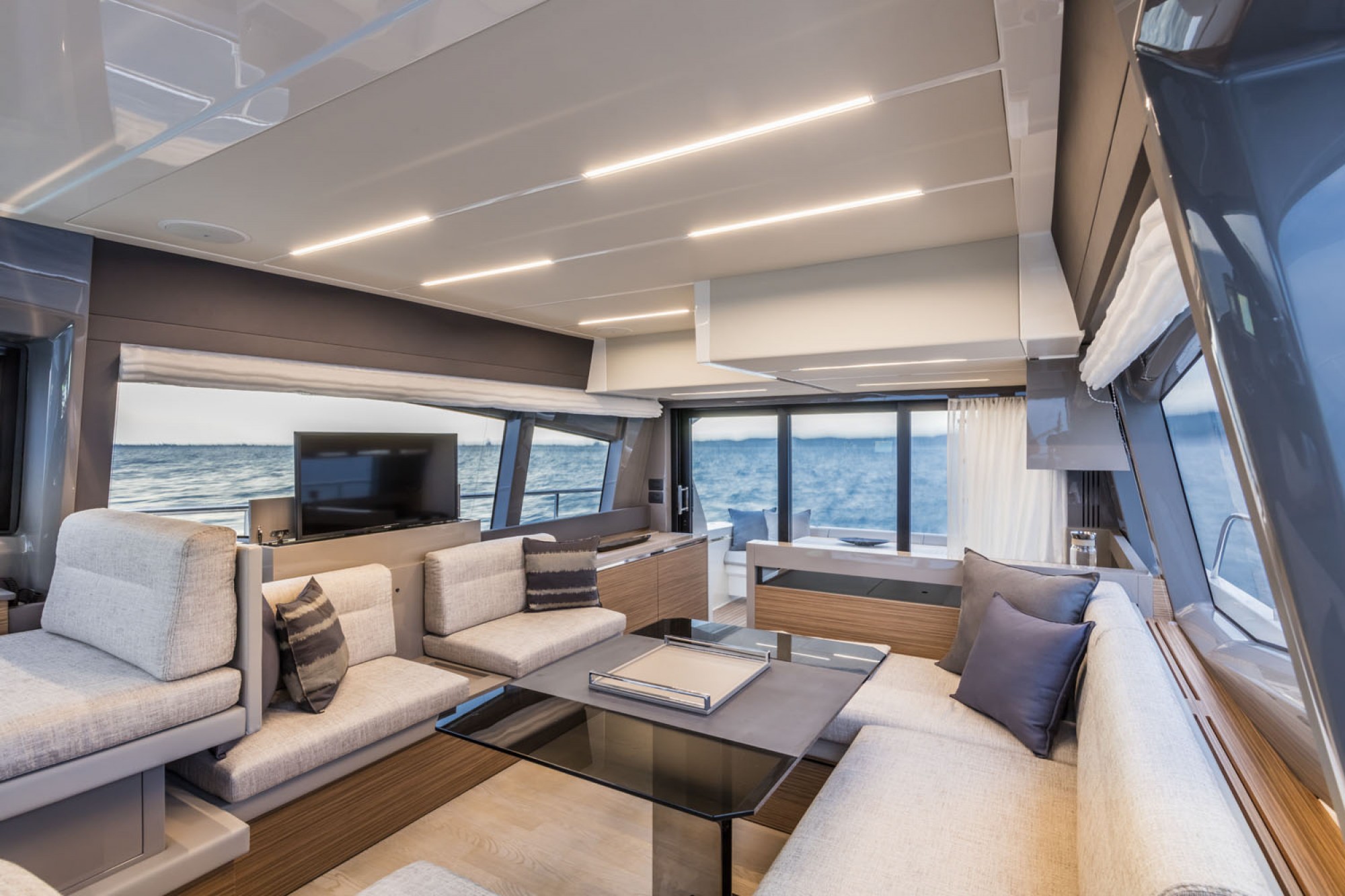 Photo #13 - Ferretti 450 (Silver) in Sibenik - 2959