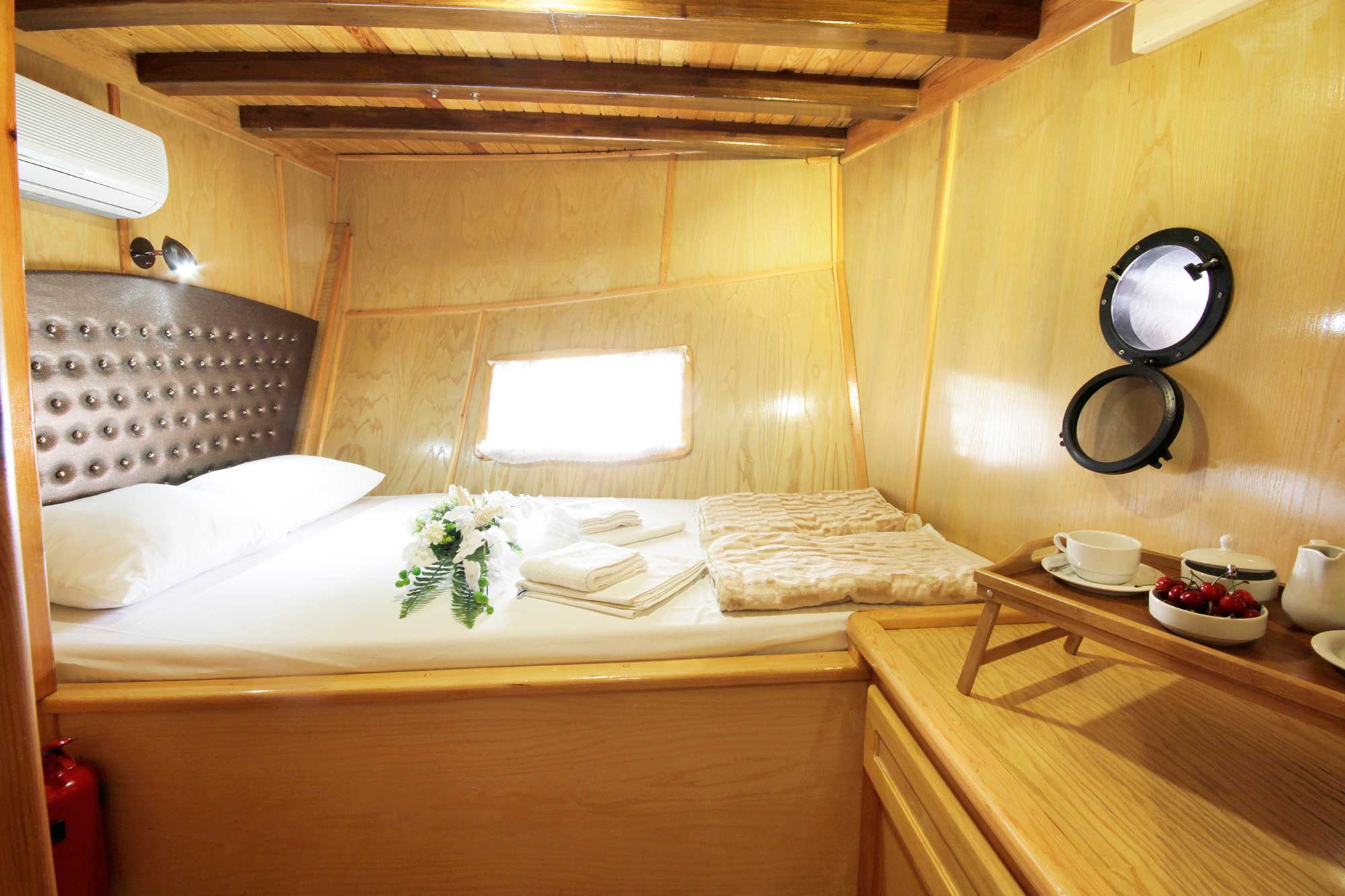 Photo #6 - Custom (M/S Harmonia) in Athen - 2962