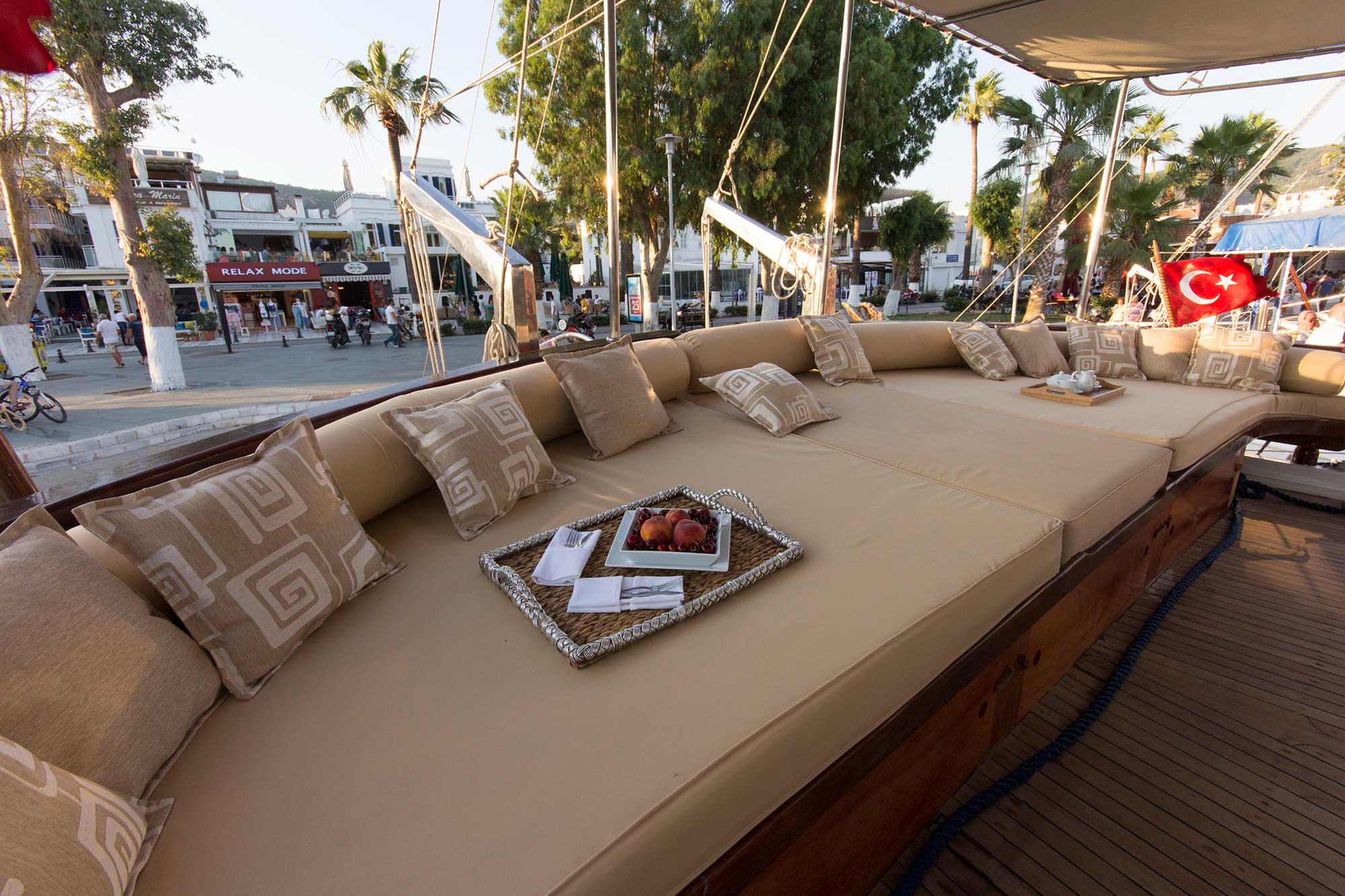 Photo #9 - Custom (M/S Harmonia) in Athen - 2962