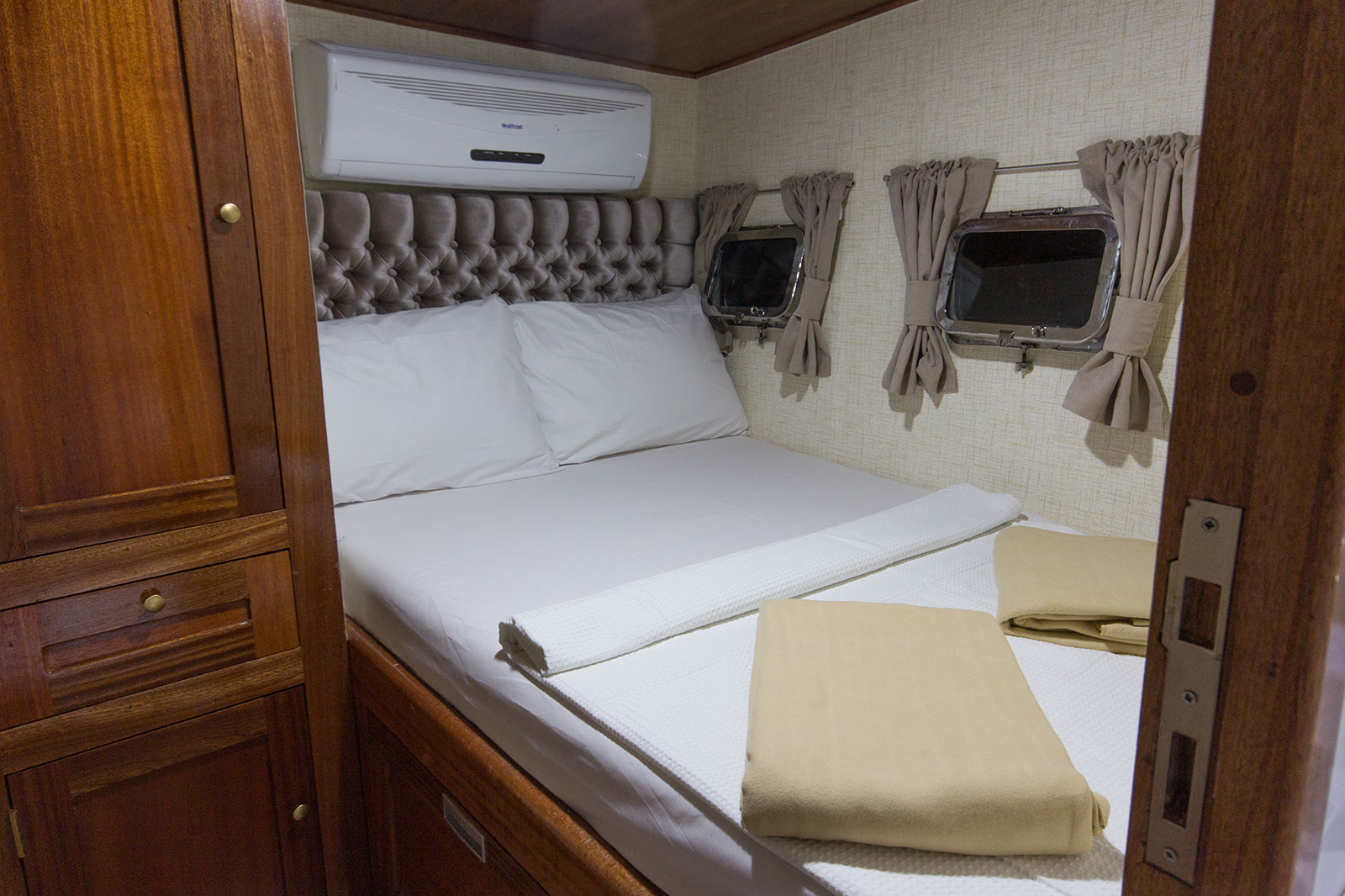 Photo #15 - Custom (M/S Hemera) in Rodi - 2963