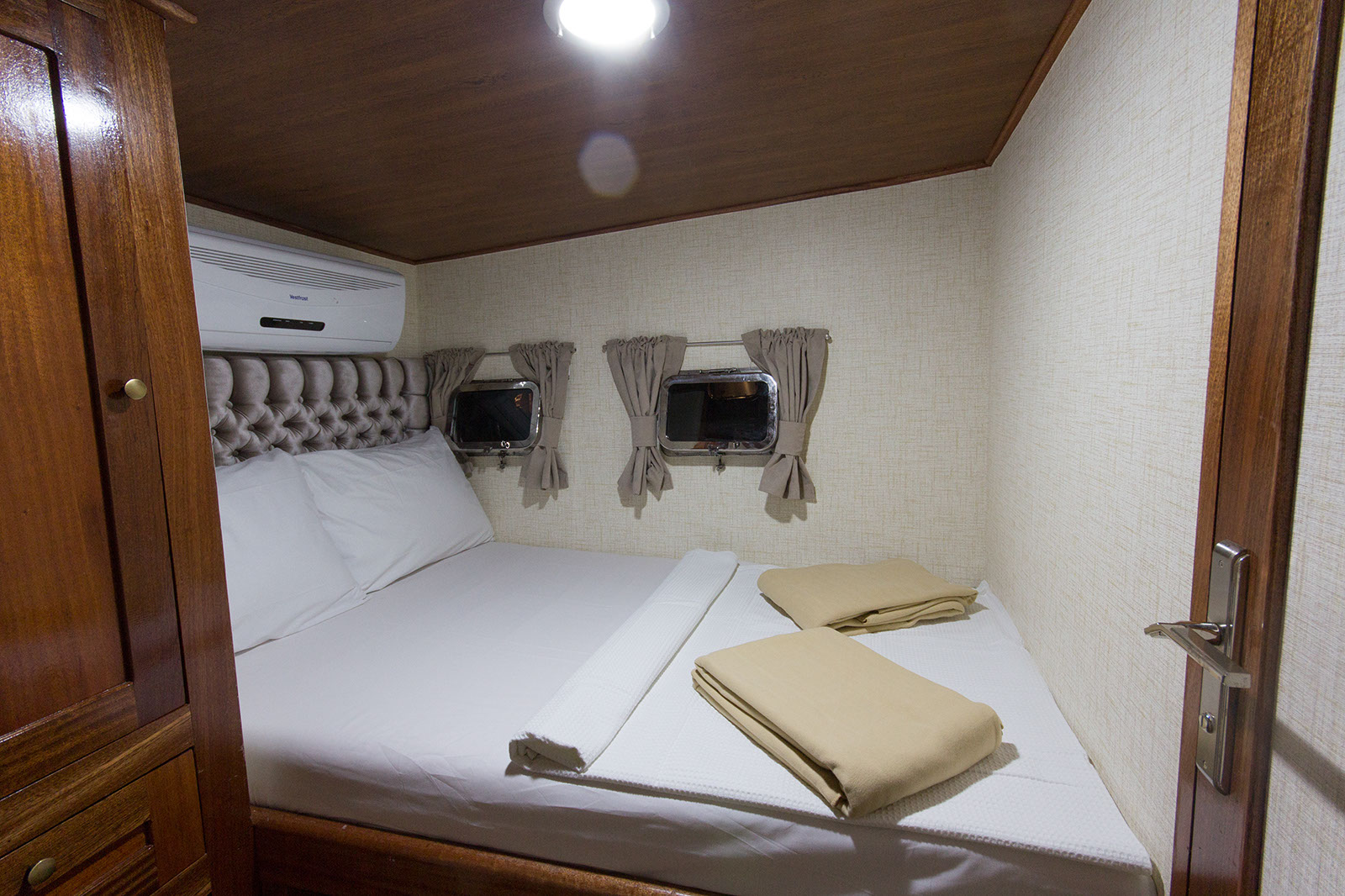 Photo #16 - Custom (M/S Hemera) in Rodi - 2963