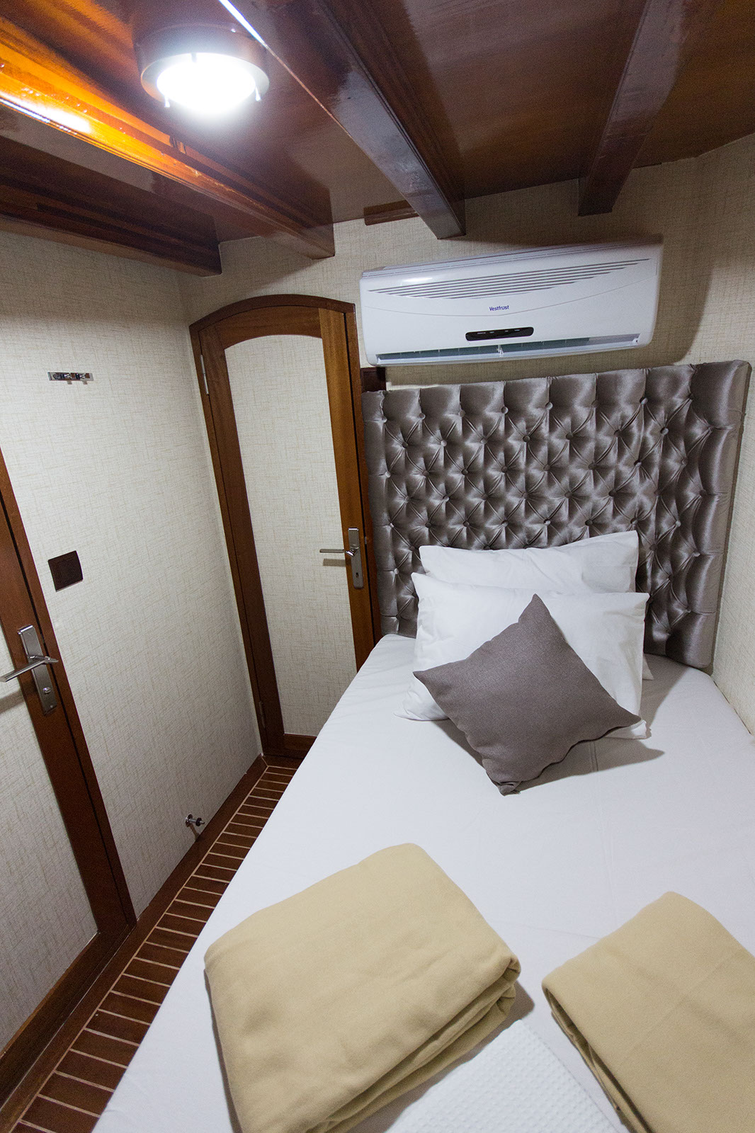 Photo #21 - Custom (M/S Hemera) in Rodi - 2963