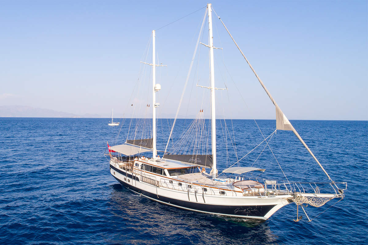 Photo #2 - Motor Sailor (Grand Sailor) in Marmaris - 2964